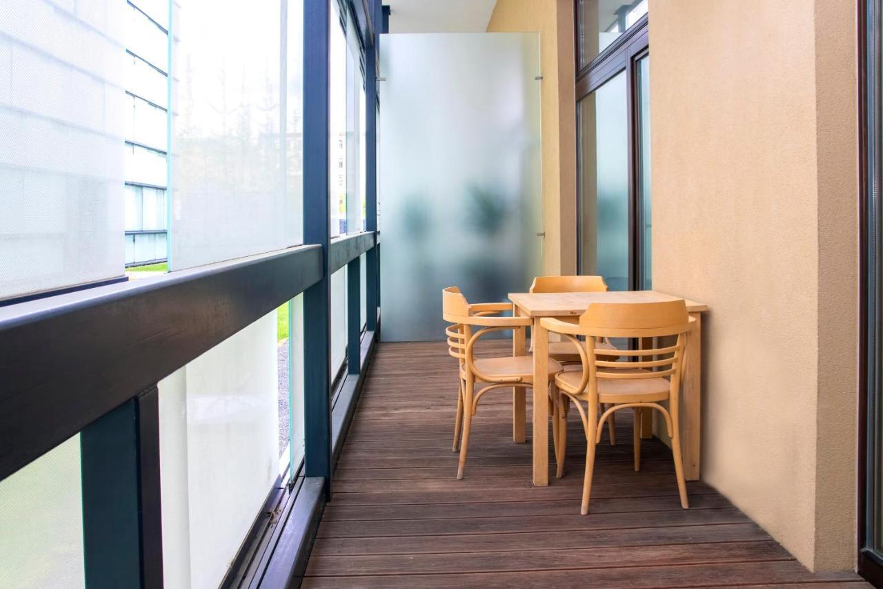 Modern Apartment With Terrace And Air Conditioning Praha Eksteriør bilde