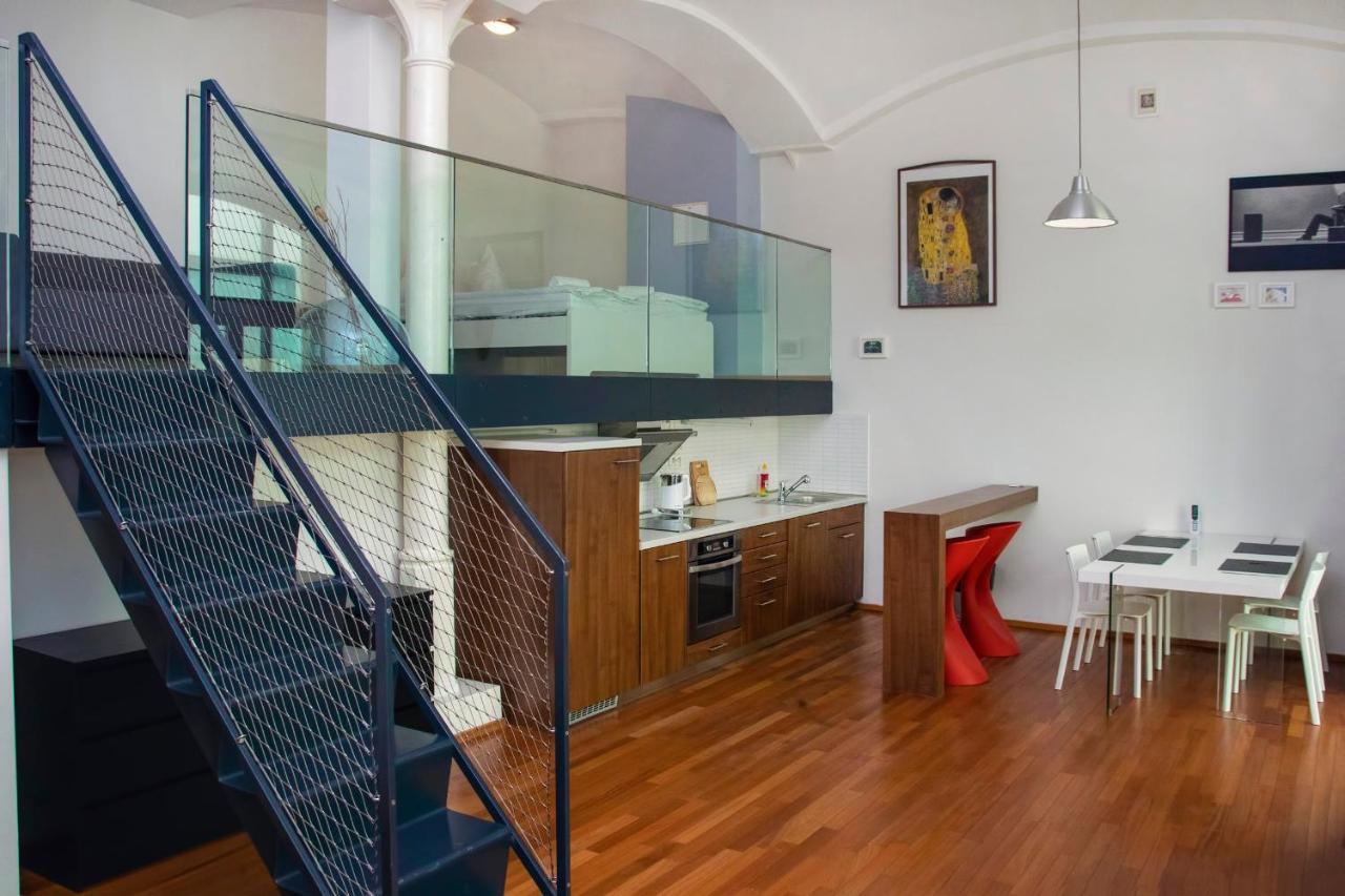 Modern Apartment With Terrace And Air Conditioning Praha Eksteriør bilde